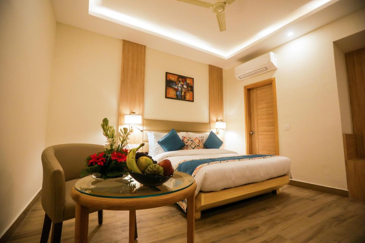 Elora Lords Eco , Hotel